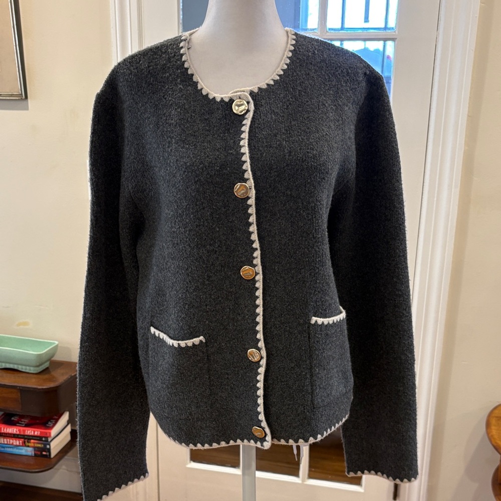 Song Of Style Gray Women's Button-Front Cardigan w/scalloped ivory trim. Size XL